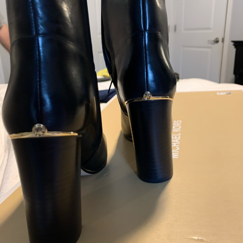 Michael kors knee boots - Picture 2 of 6